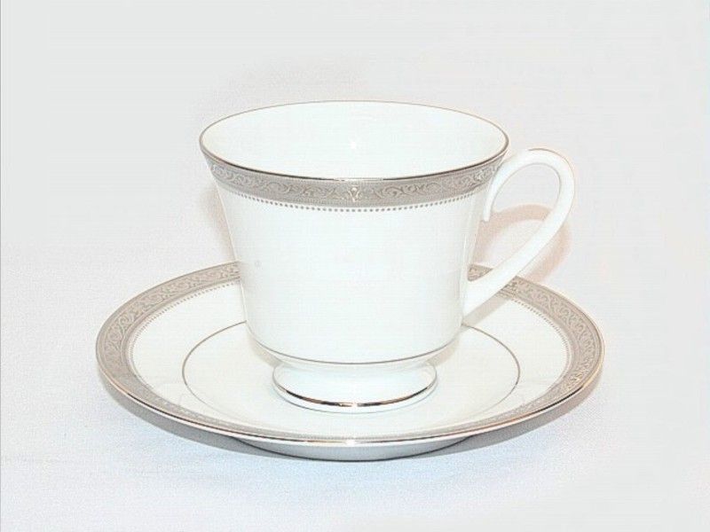 Noritake - Signature Platinum Tea Cup and Saucer - White and Platinum - 9 x 9 x 7.5cm and 15 x 15 x 1cm