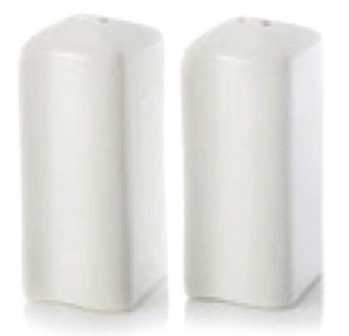 Maxwell &amp; Williams - Basics Motion Salt and Pepper Set - White