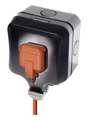 Masterplug - IP66 Single SA socket - Black &amp; Orange 16amp
