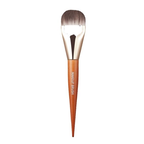 Widened, Thin, Traceless Flat-Head Foundation Brush