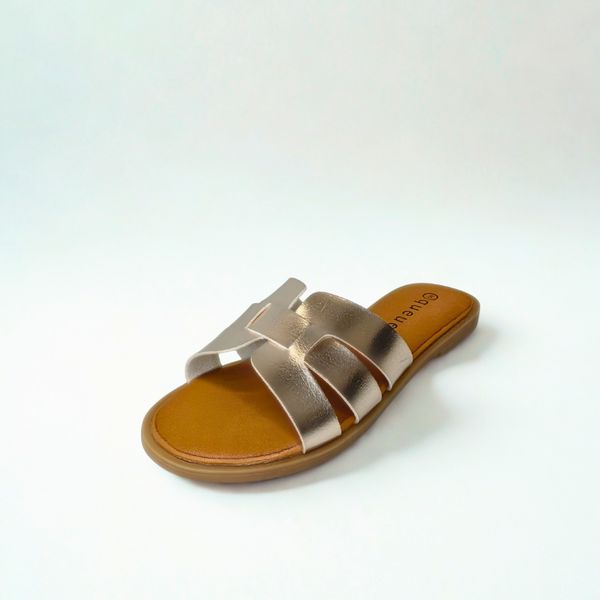 Queue Women Cut-Out Looped Sandal