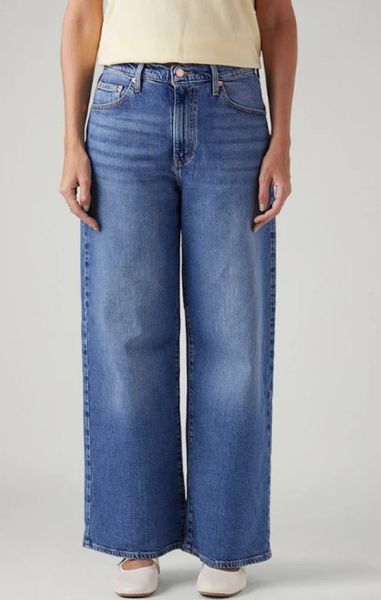 Levi's® Women's Ribcage Wide Leg - Medium Wash