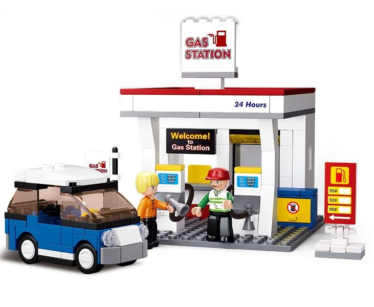 Sluban Town Gas Station - 167 Piece