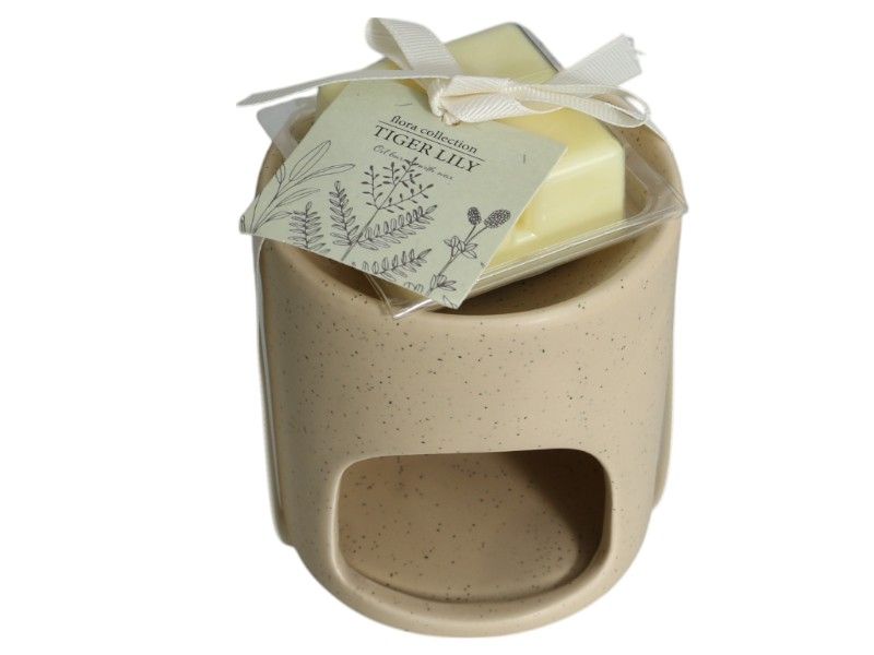 Cream Ceramic Oil Burner with Tiger Lily Scent 9x10CM