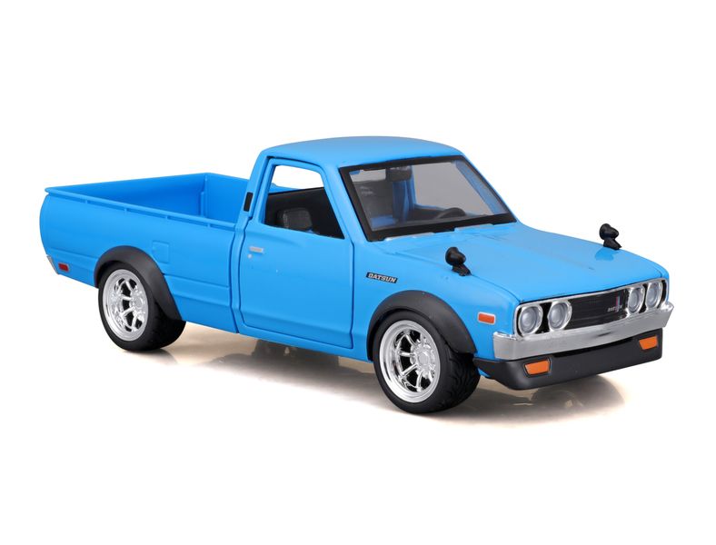 Maisto 1/24 Datsun 620 Pick-up 1973 DESIGN Tokyo Mod (17cm) - Blue