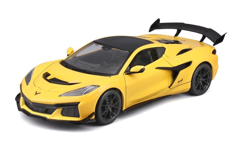 Maisto 1/18 Chevrolet Corvette ZR1 Coupe - Yellow (27.2cm Long)