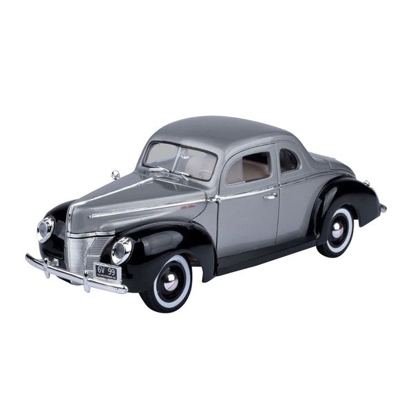 Ford Deluxe Grey &amp; Black 1940 Scale 1 : 18