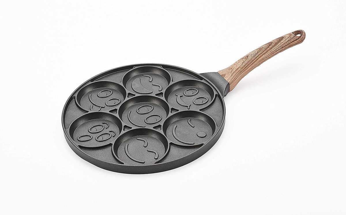 7 Hole Nonstick Smiley Face Pancake Pan Shop Today. Get it Tomorrow!