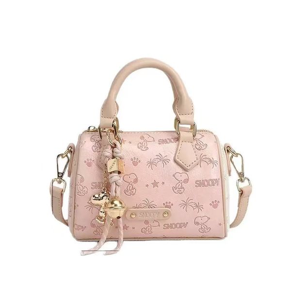 Pink exquisite all-match messenger bag
