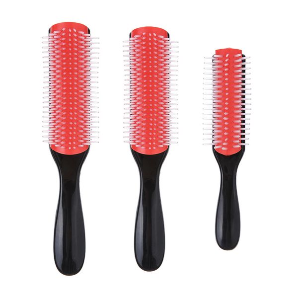 Hairbrush for wet and dry use