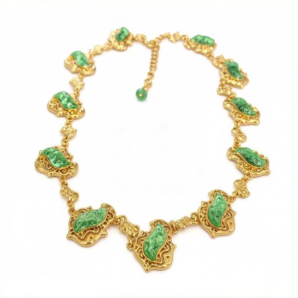 Vintage Palace Style Necklace with Gold-Plated Glass Pendant