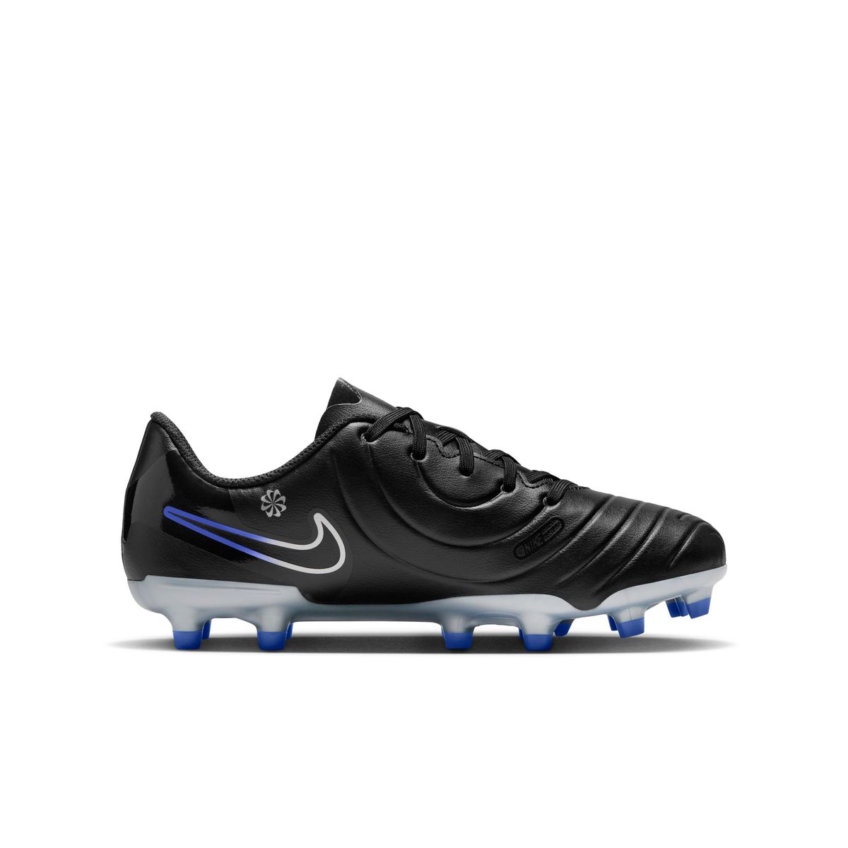 Nike leather soccer boots hotsell