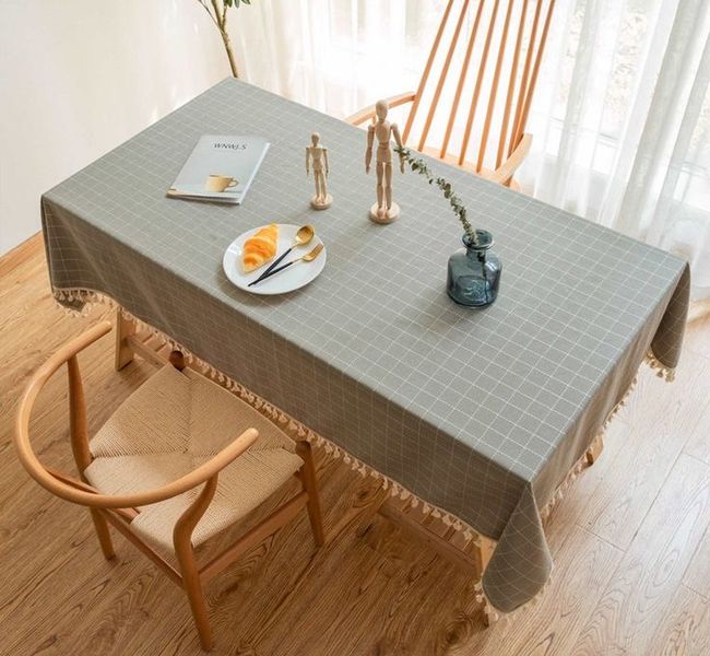 Easy-Care Rectangular Tablecloth 4 to 6 Seater