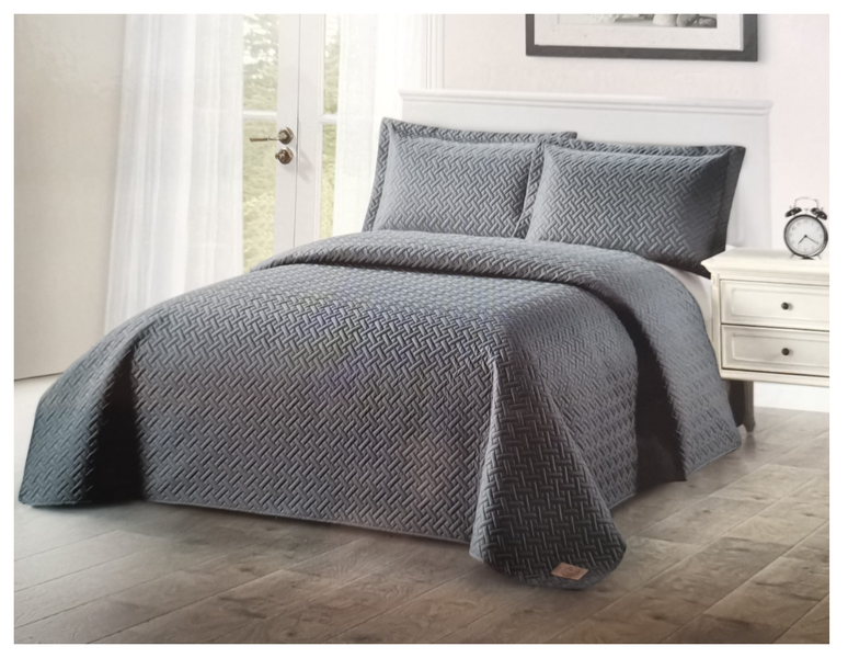 Pierre Cardin Quilt - Decorative Coverlet with Pillowcases