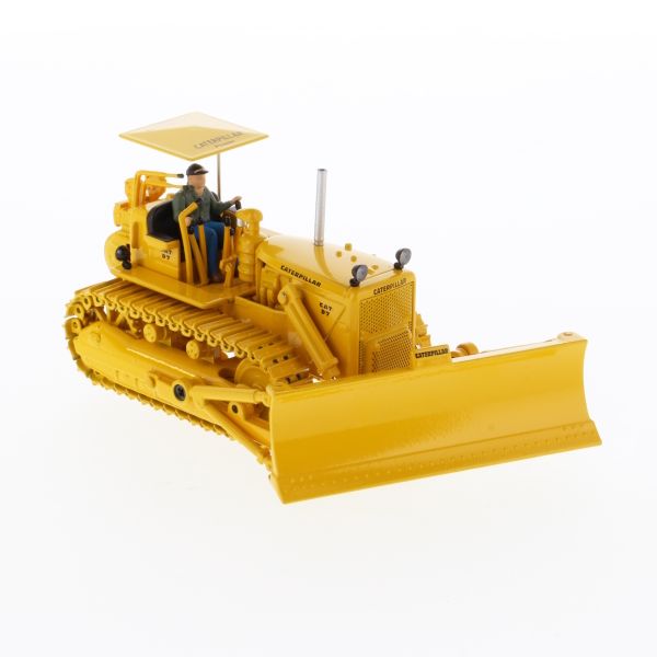 Diecast Masters 1/50 CAT D7C Track Type Tractor Diecast Model
