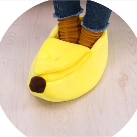 Pet care outlet club banana bed