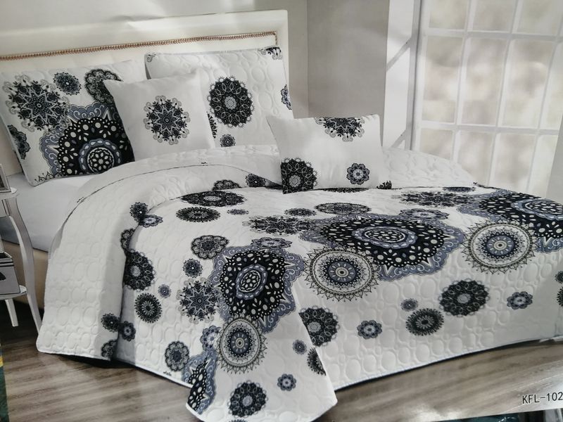 5 Piece Quilt Set Grey Flowered Bedspread Set image