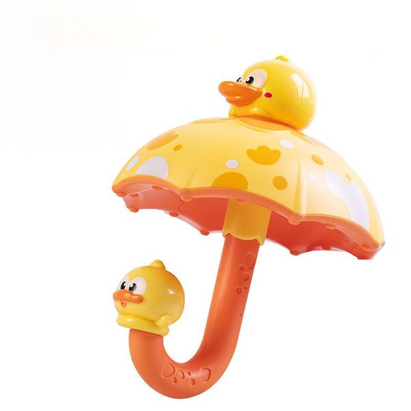 Rotating duckling water-spraying baby bath toy