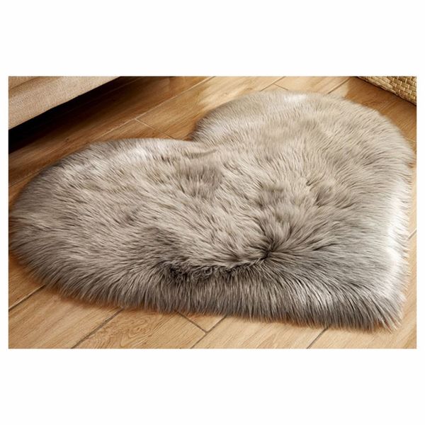 Faux Fur Heart Rug (70cm x 90cm) - Red