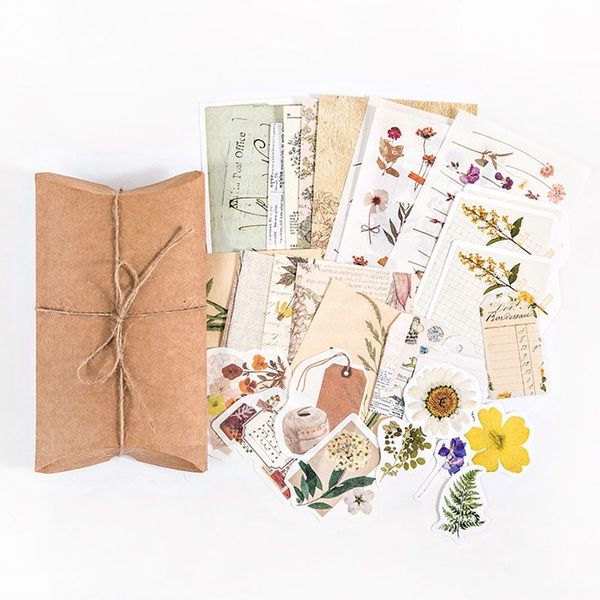 La Laila Scrapbooking Flower Supplies Pack - 30 Pieces