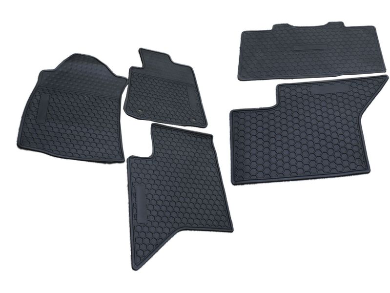 Toyota hilux 2016+ Revo Rubber Floor Mats