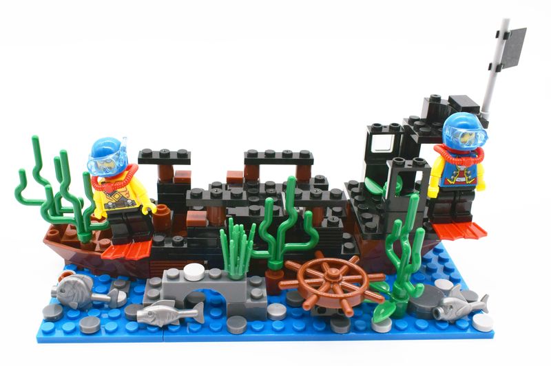 Pirate Series 154 Piece Boat and Water Scene