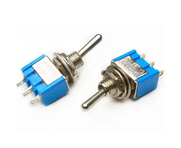 SPDT toggle switch