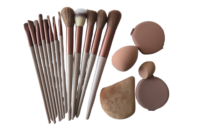 13 Face and Eye Makeup Brushes &amp; 5 Multi-Colour Sponge-Puffer Set - Brown