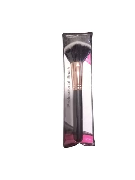 Professional blush/powder brush