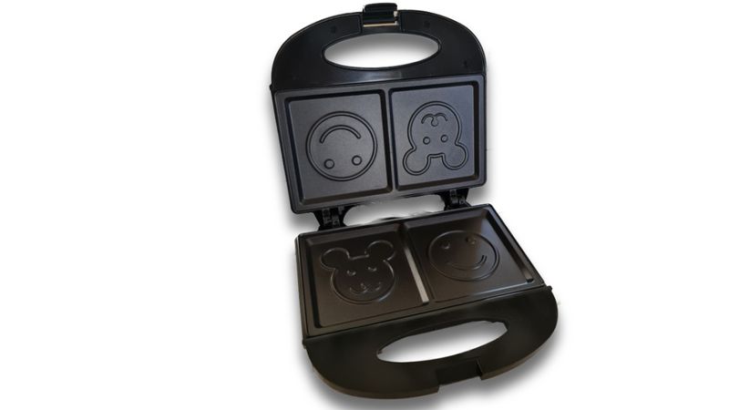 5 minute Happy Bear Toastie Maker - Bear and Smiley Face on Toast