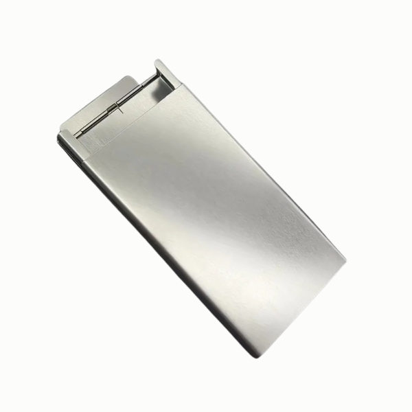 Sleek Metallic Daily-Use Cigarette Box - 20 Cigarettes - Silver