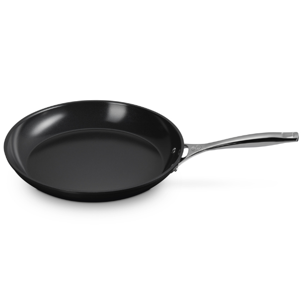 Le Creuset Essential Non-Stick Ceramic Frying Pan
