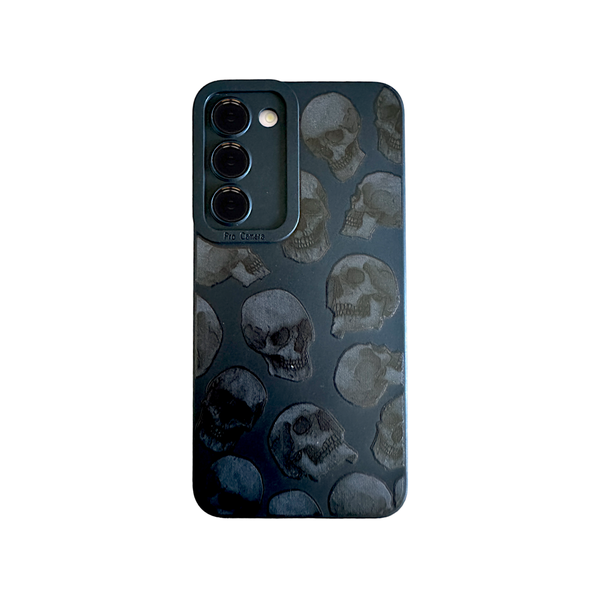Black - Phone Case with Black Skulls &amp; Pro Camera - Samsung S23+