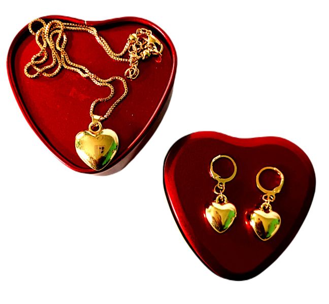 Gold Heart Pendant Necklace and Dangle Earrings Set