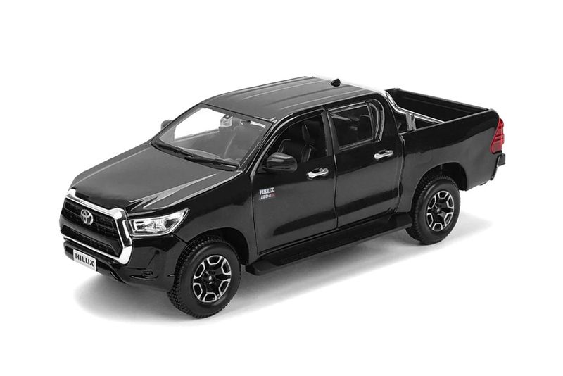 Maisto Scale 1/27 Toyota 2.8D Hilux Bakkie Diecast Model 20cm length Black