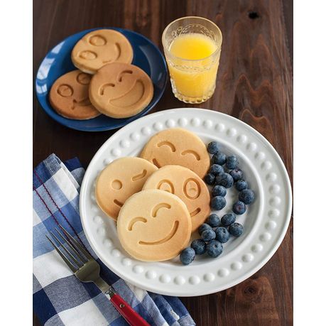 Nordic ware smiley face pancake pan sale