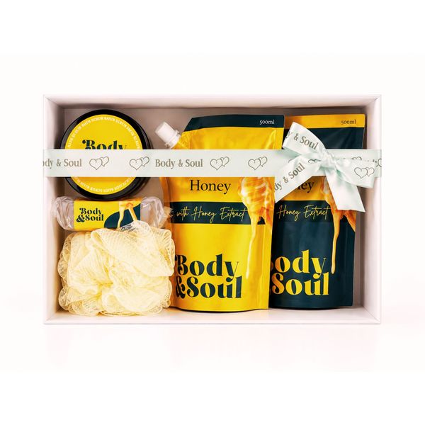 Body &amp; Soul Coral beach Vit E infused Hydrating and nourishing Gift Pack