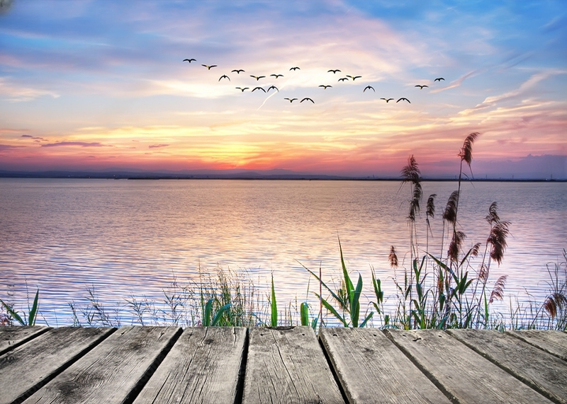 Canvas Wall Art - El Lago De Las Nubes De Colores