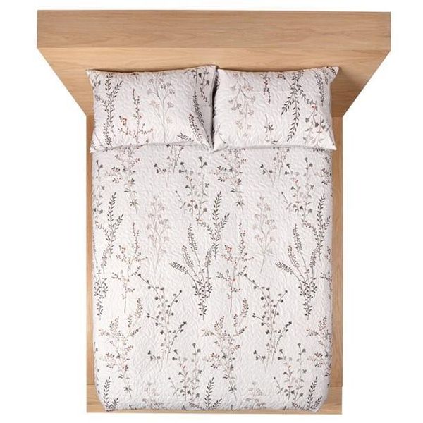 Miss Lyn Eva Embroidery Quilt Set
