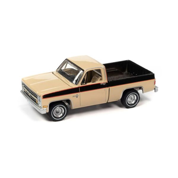 Chevrolet Silverado 10 Fleetside 1985 Tan Poly Auto World Model Car AW64342