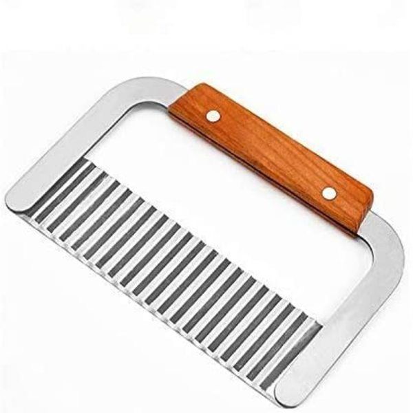 Wooden Handle Crinkle Cutters