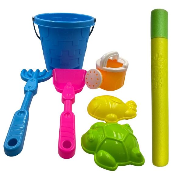 MXM 7 Piece Beach Play Set With A Yellow Water Shooter - Green