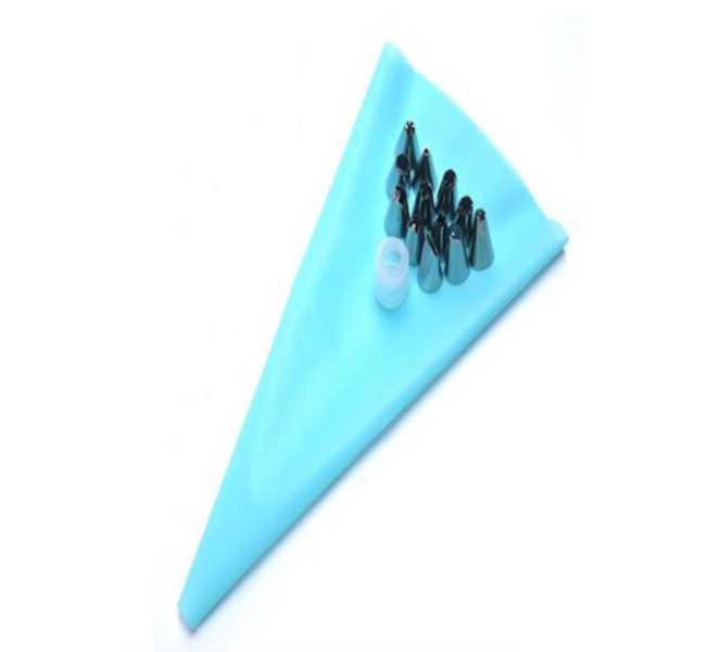 Cake Decorator Piping Bag and 12 Design Nozzles