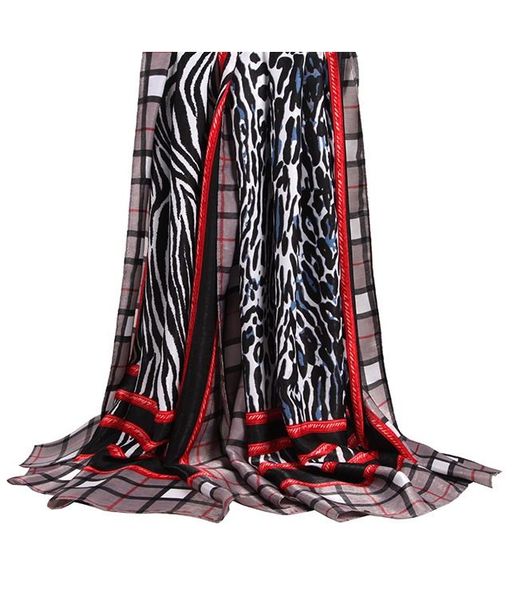 Grey/Red image