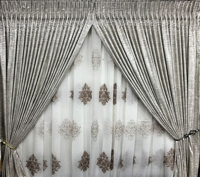 Silver with block Theme Curtain &amp; Leaf Lace 2.5x2.4m