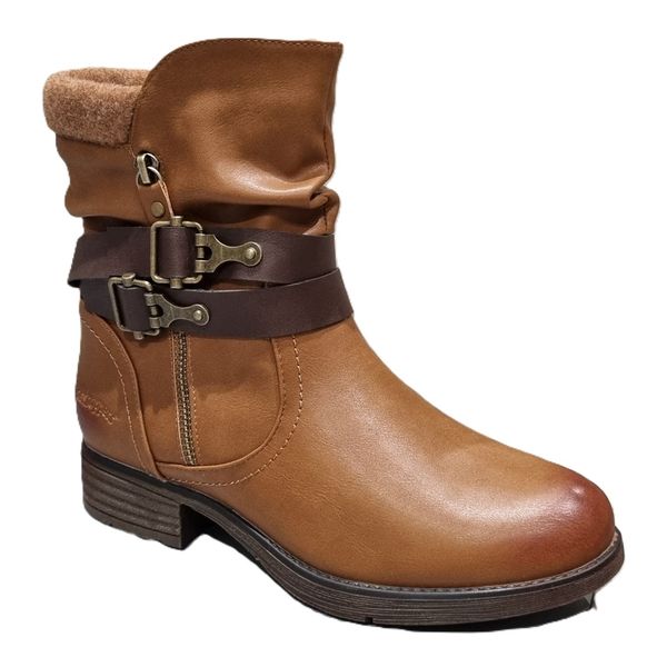 Grasshoppers Adriana Tan