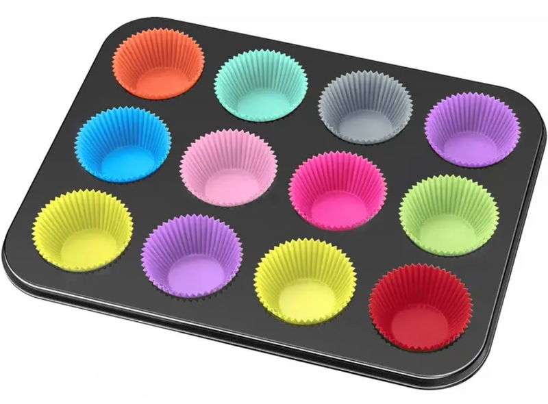 12 Black Carbon steel Muffin Pan with 12 reusable silicon Cupcake Molds