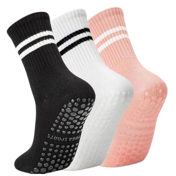 Moisture-Absorbent Calf Length Yoga Socks With Grip - White - 3 Pairs