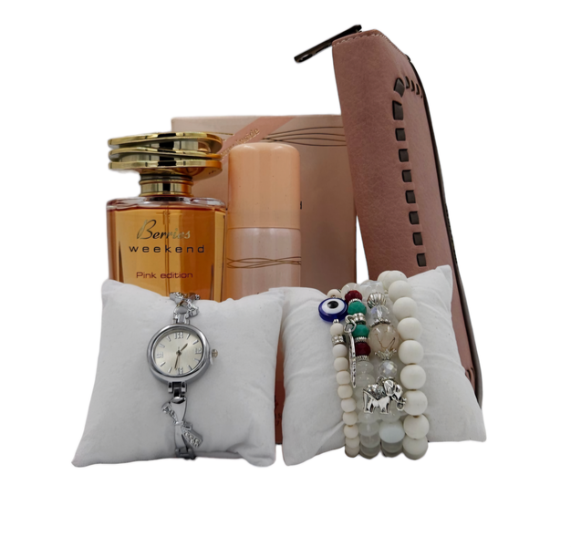 Berries Weekend Edition Gift For Women Set