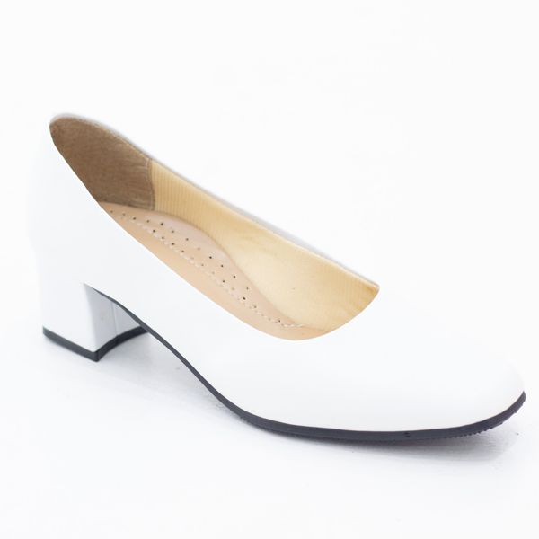 LaMara Paris Local Basic Comfort 5.5cm Heel Court Shoe - White